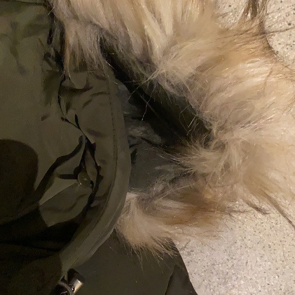 Zara Puffer Coat with detachable Faux Fur - Picture 4 of 8